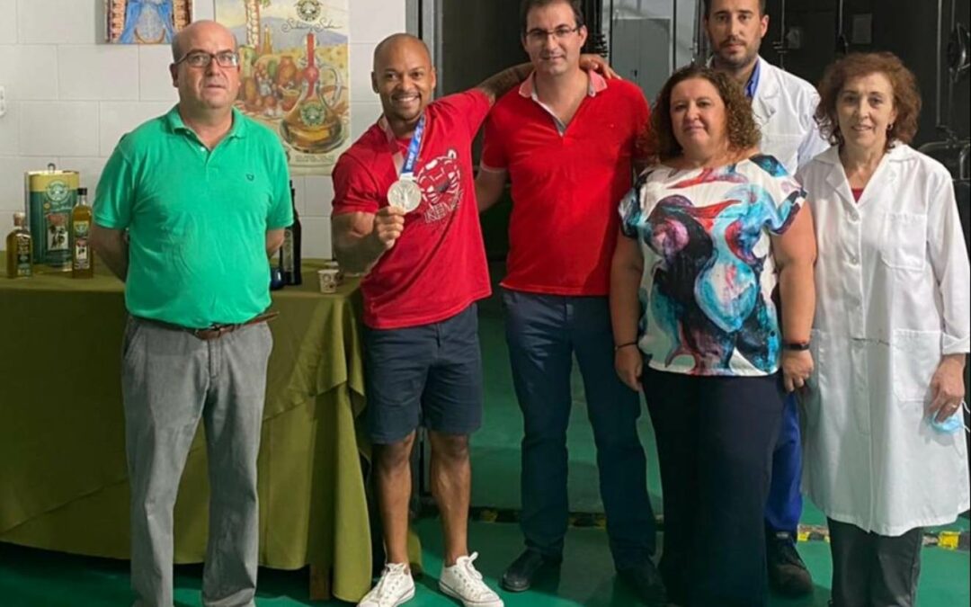 Ray Zapata, medalla de plata en los JJOO de Tokyo 2021, visita nuestra almazara